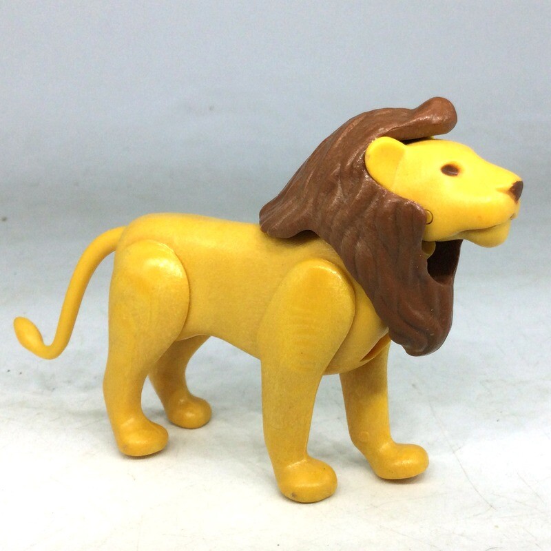 Playmobil lion jaune