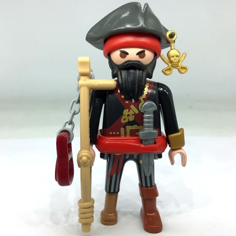 playmobil S15 pirate avec bequille