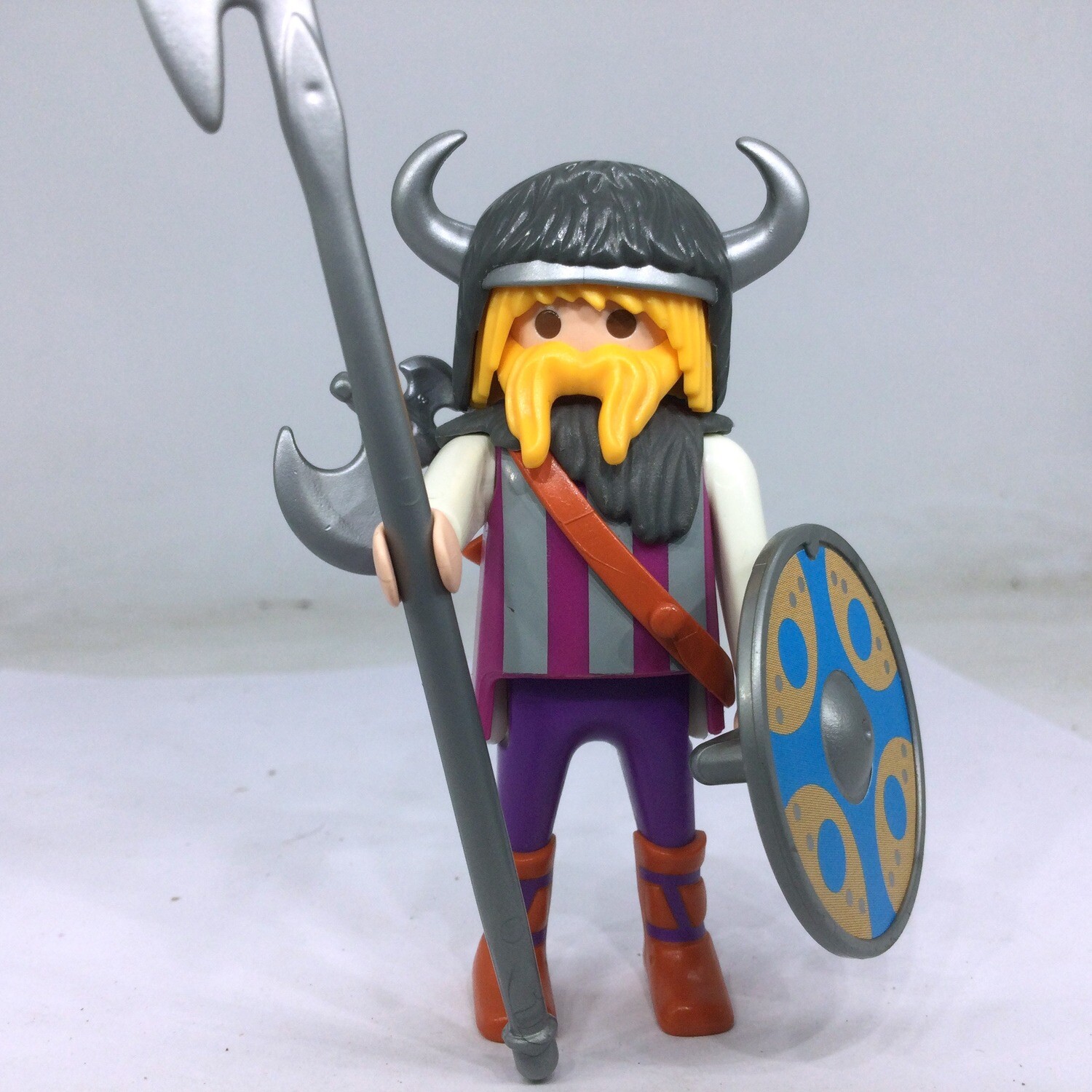 playmobil barbare viking en violet