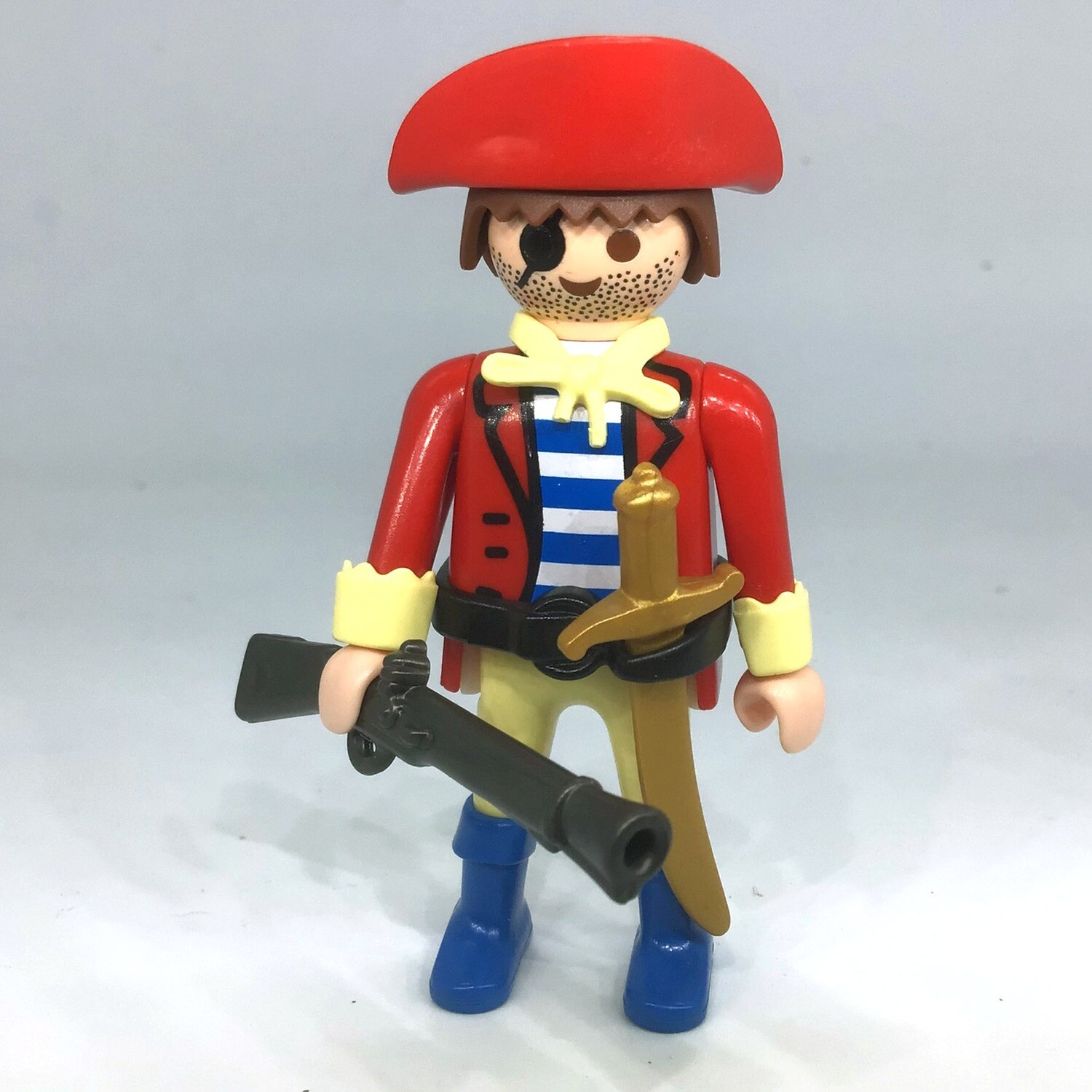 playmobil pirate rouge et beige