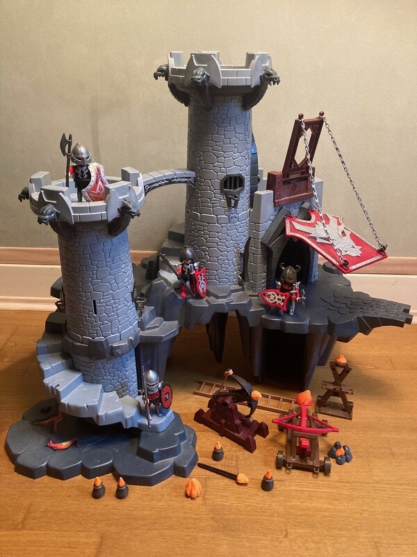 playmobil grand château maléfique