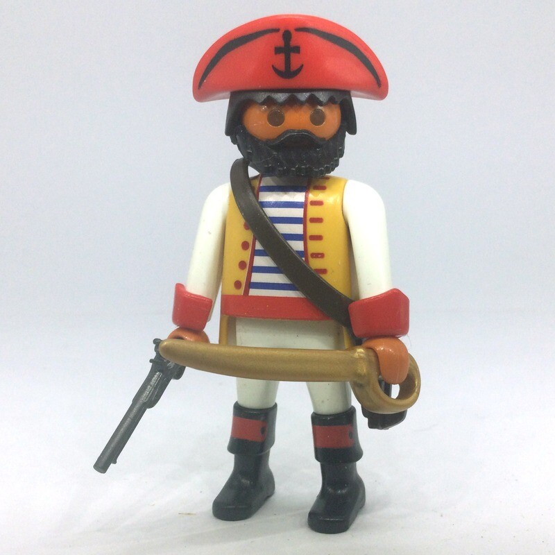 playmobil pirate rouge blanc jaune