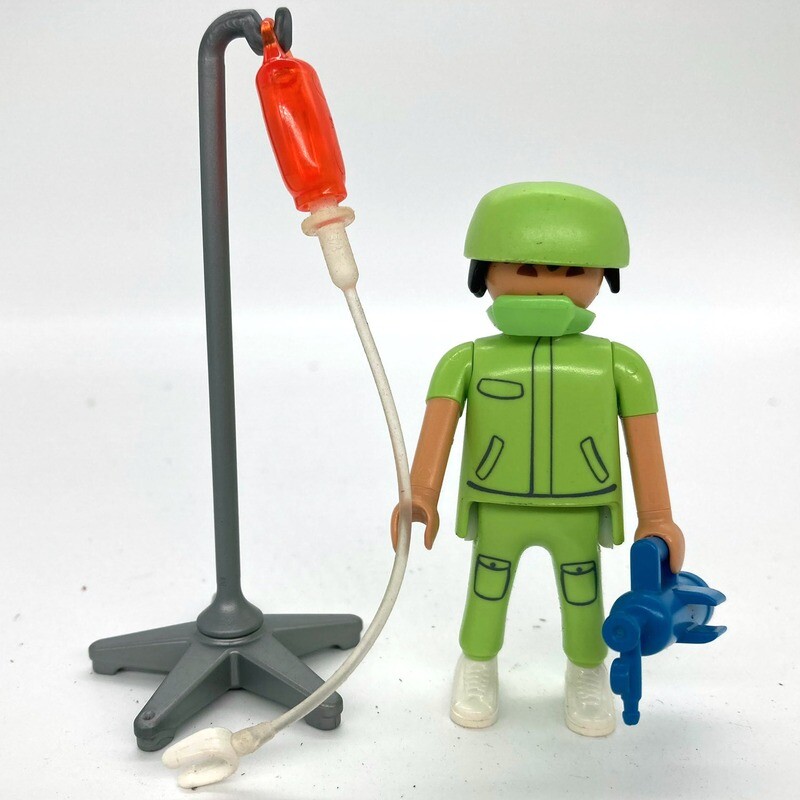 playmobil chirurgien vert perfusion