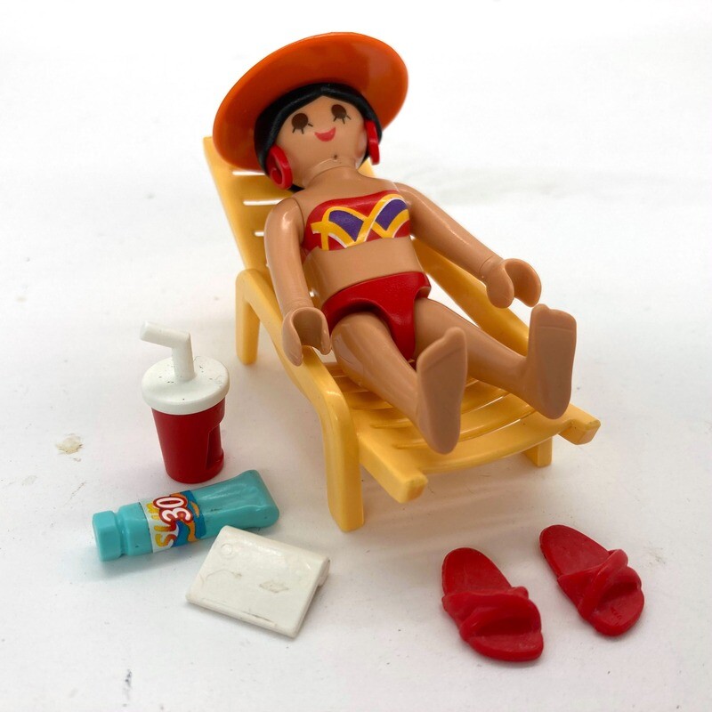 playmobil femme plage transat jaune