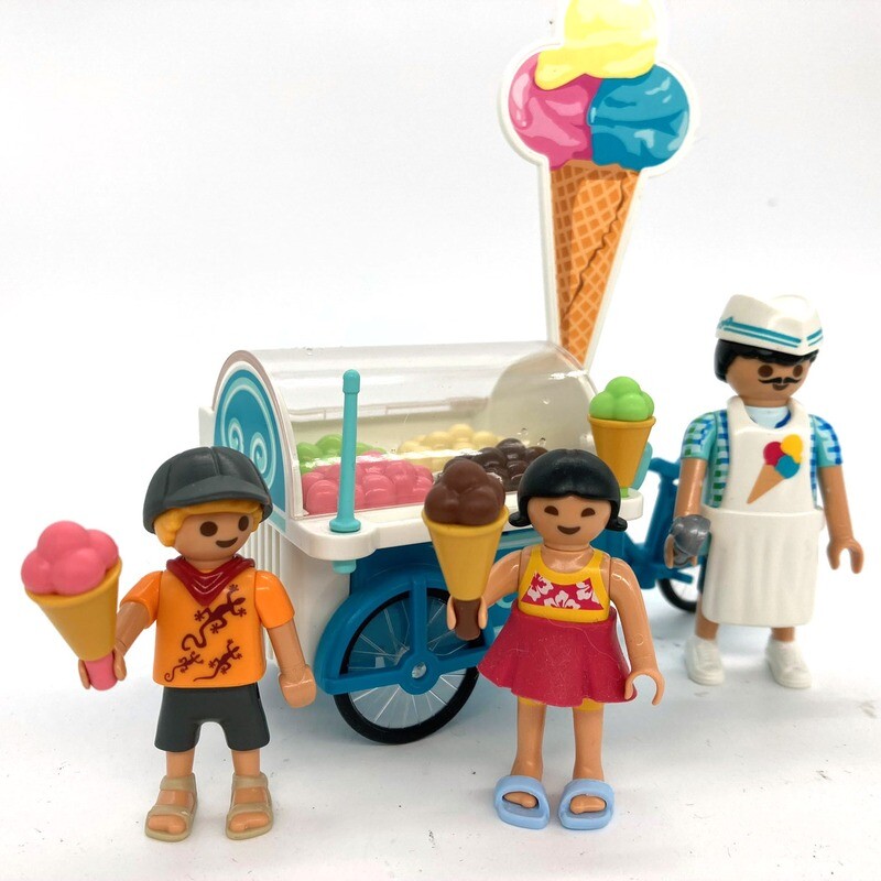 Playmobil triporteur du glacier