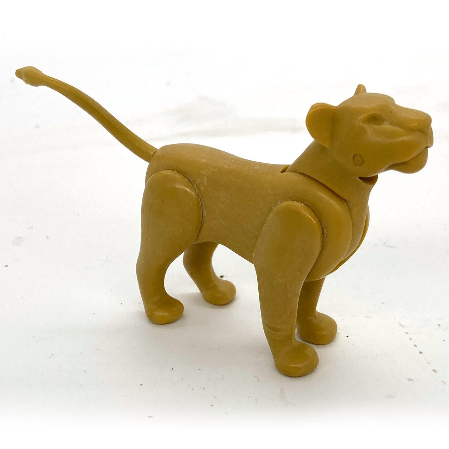 Playmobil lionne ocre jaune