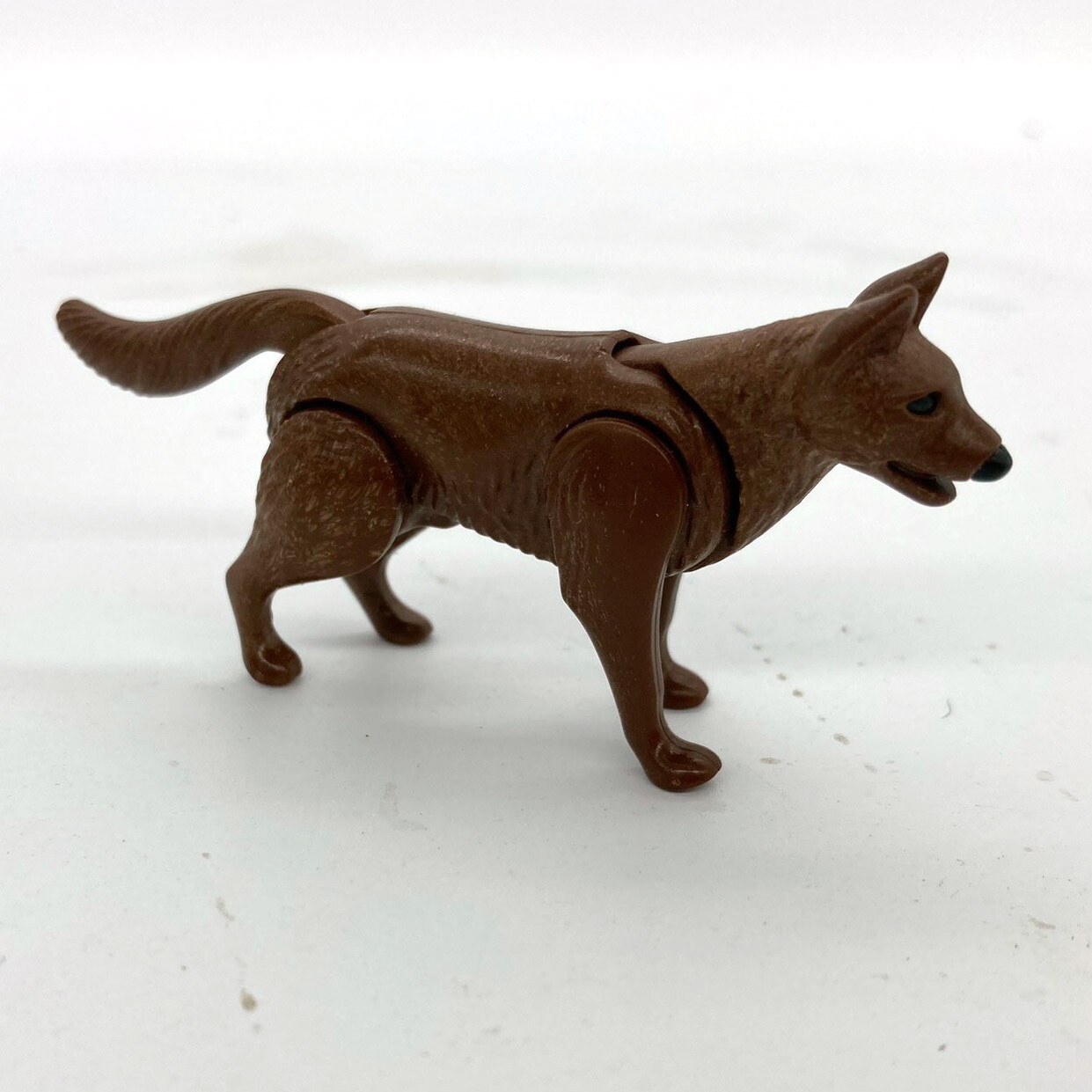 playmobil chien loup marron