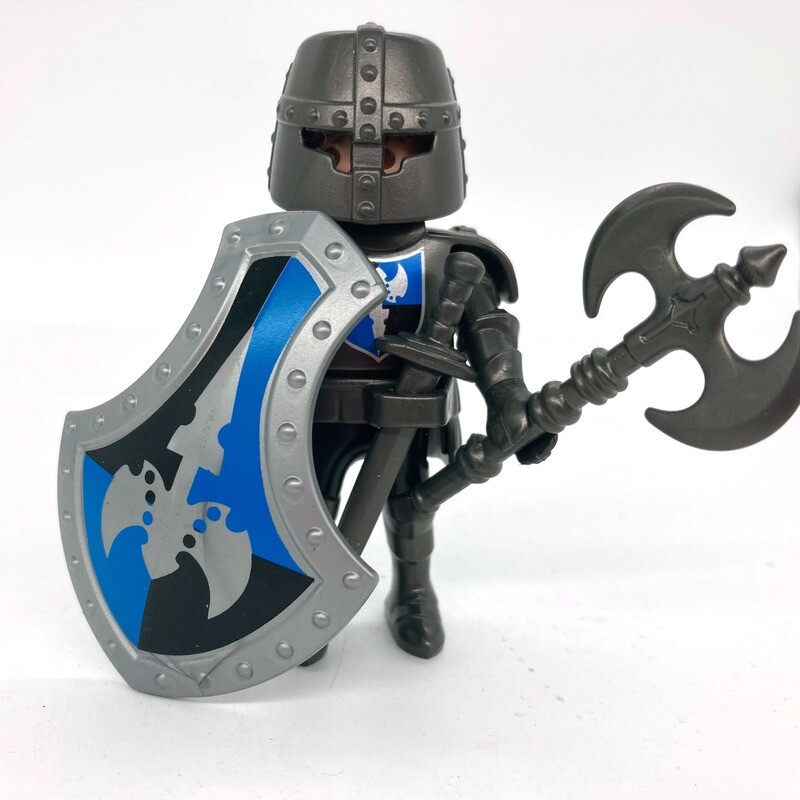 playmobil chevalier noir hache playmobil chevalier noir hache