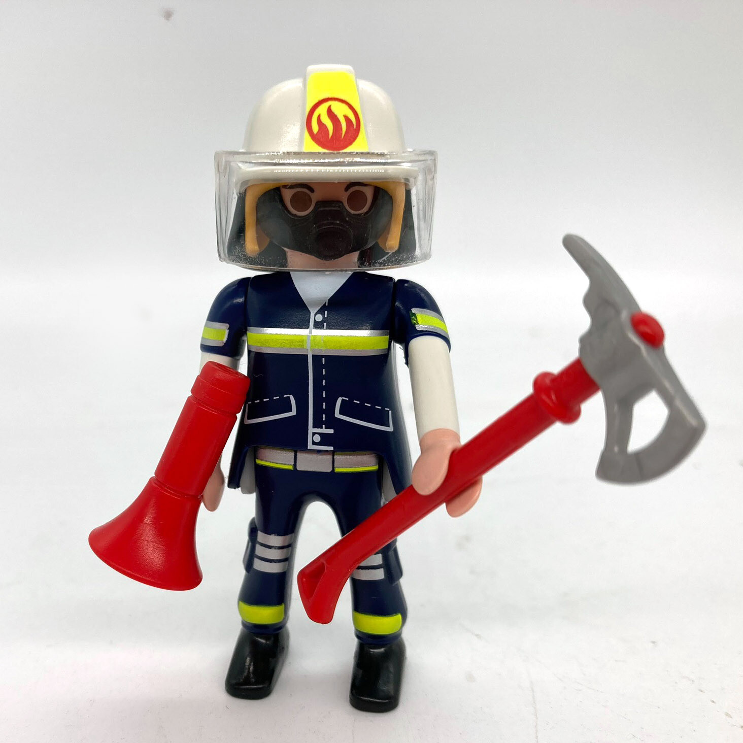 playmobil femme pompier hache