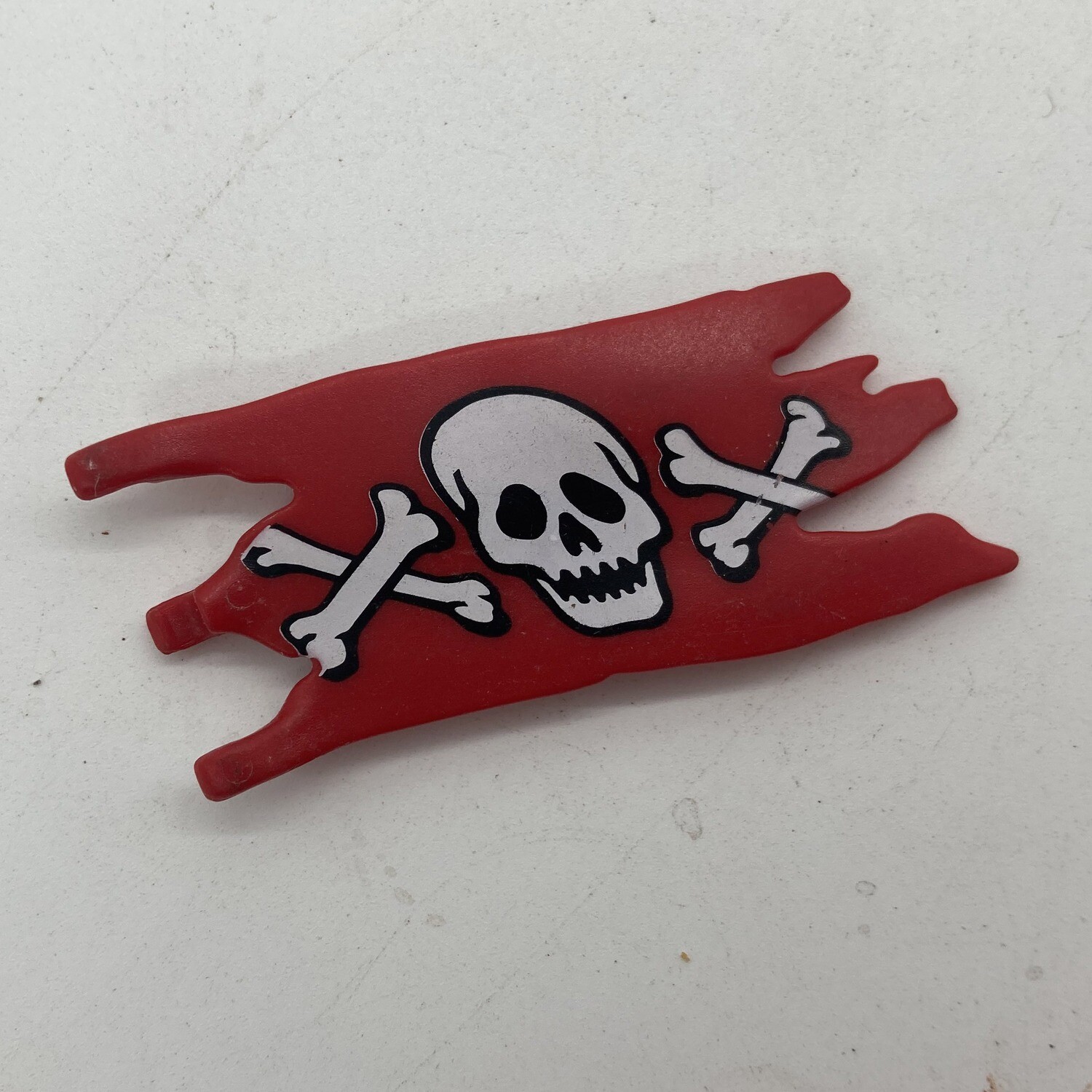 Playmobil drapeau déchiré crane rouge