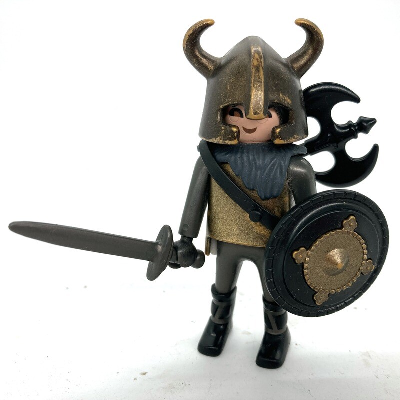 playmobil guerrier asiatique hache