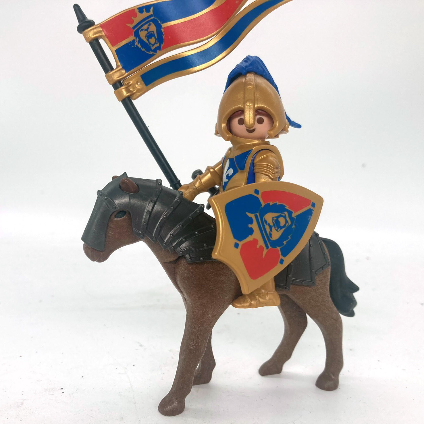 playmobil cavalier chevalier lion doré
