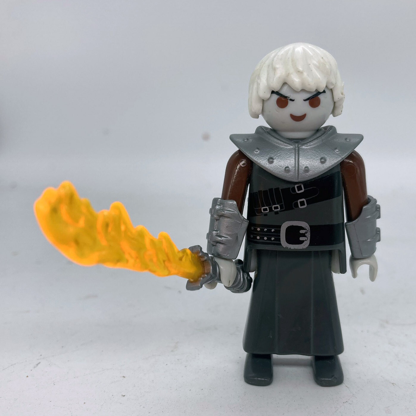 playmobil guerrier malefique dragon