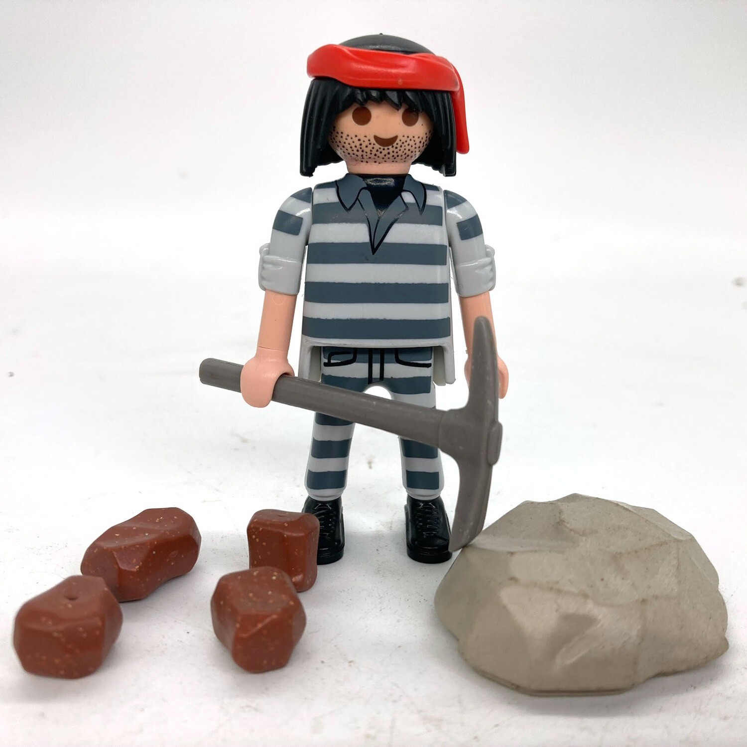 playmobil prisonnier bagnard pioche rocher