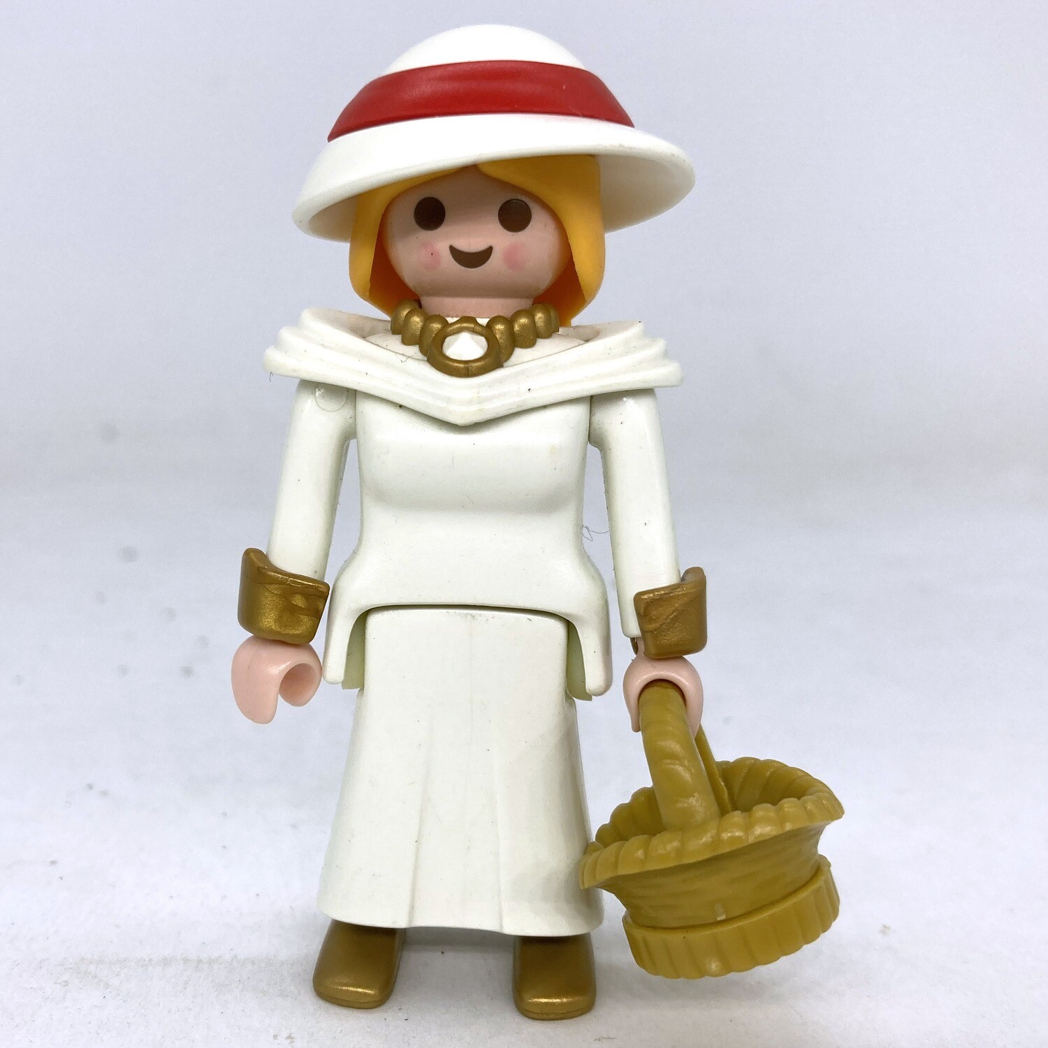 playmobil femme robe blanc panier