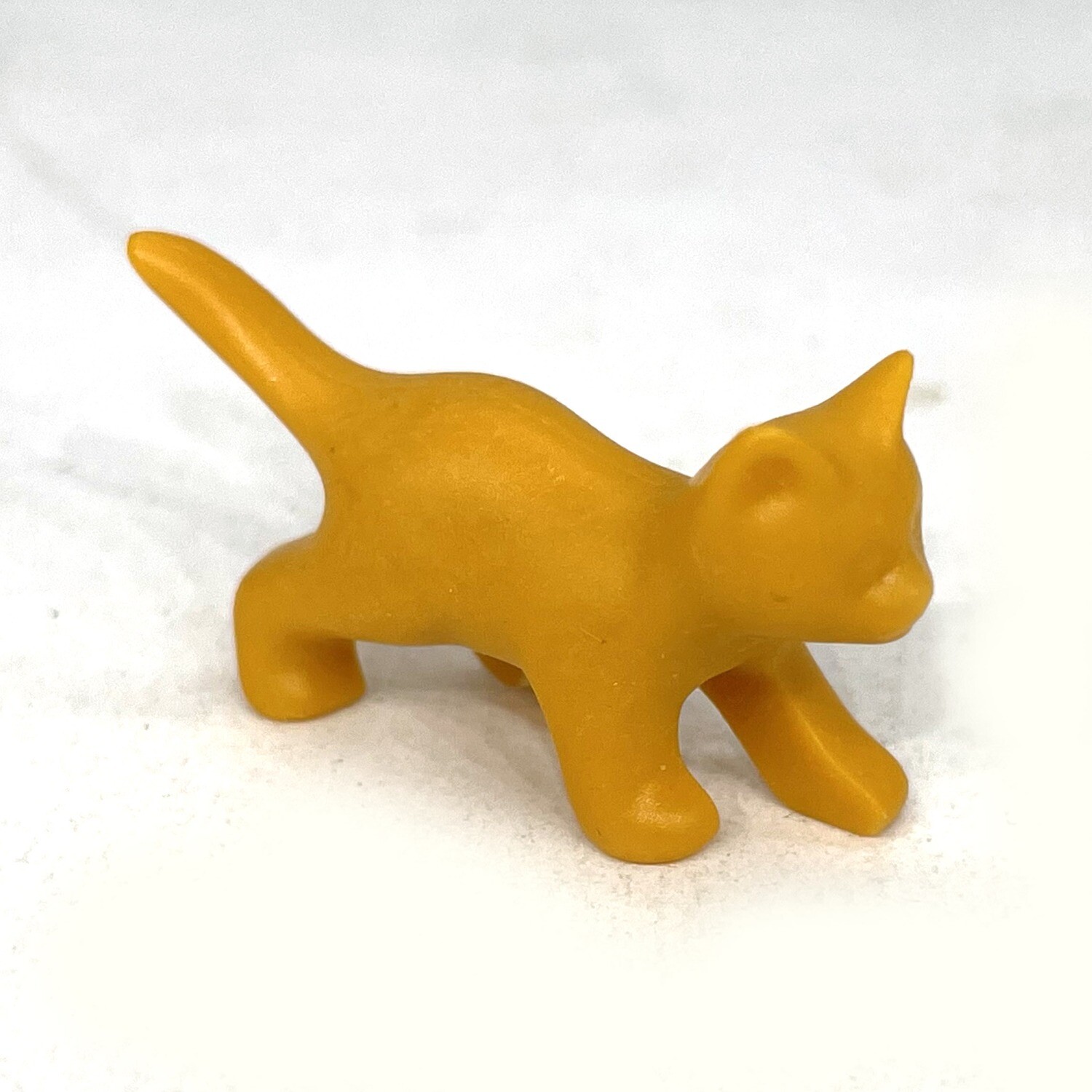 Playmobil chaton jaune debout