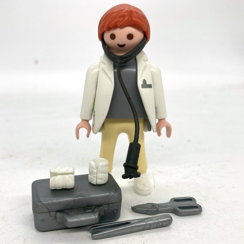 Playmobil docteur roux