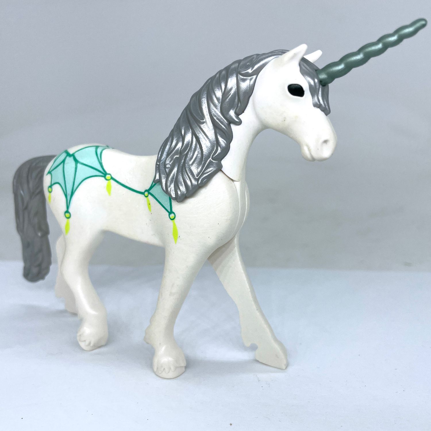playmobil grande licorne argent