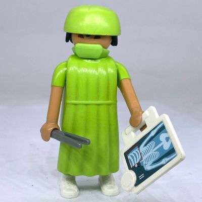playmobil chirurgien vert