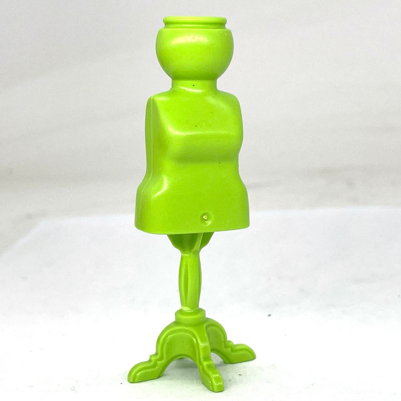 playmobil mannequin portant à vêtement vert