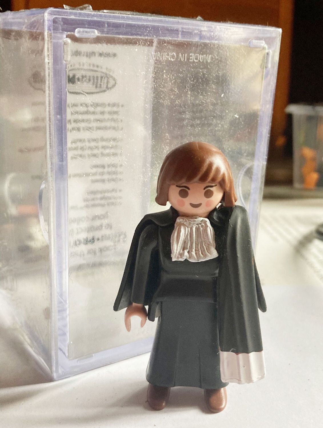 Playmobil avocat femme création dans son cube plexi