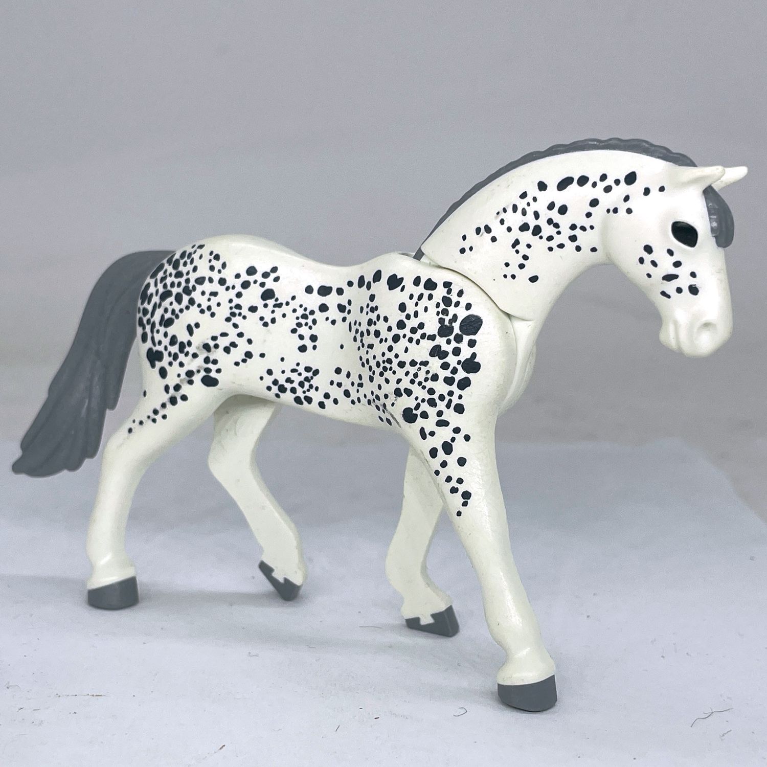 Playmobil cheval élegant blanc tacheté