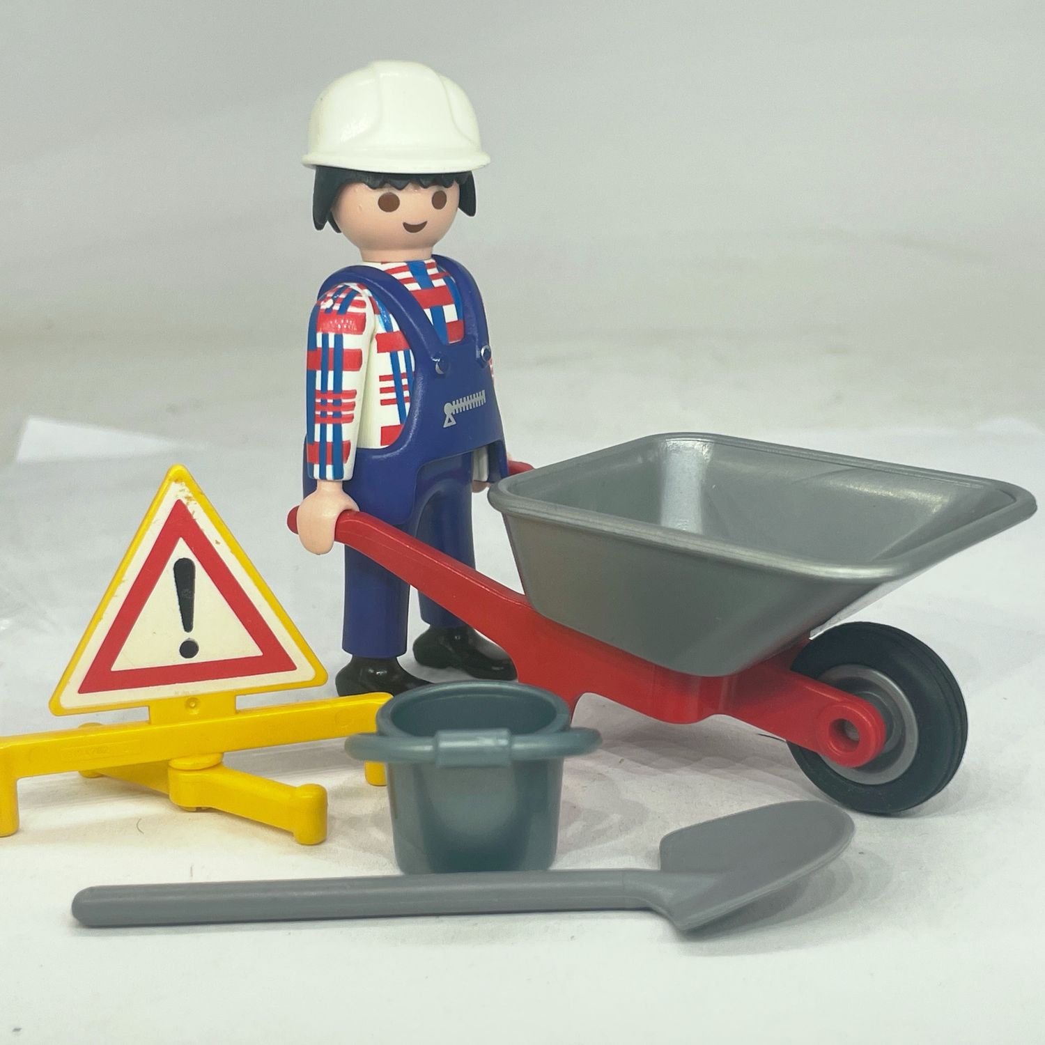 Playmobil ouvrier travailleur brouette