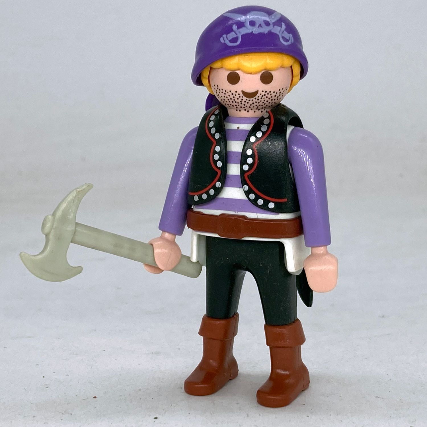 playmobil pirate matelot violet