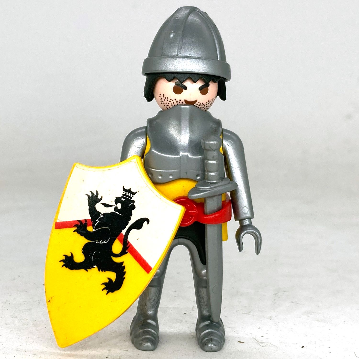 playmobil chevalier lion noir 8