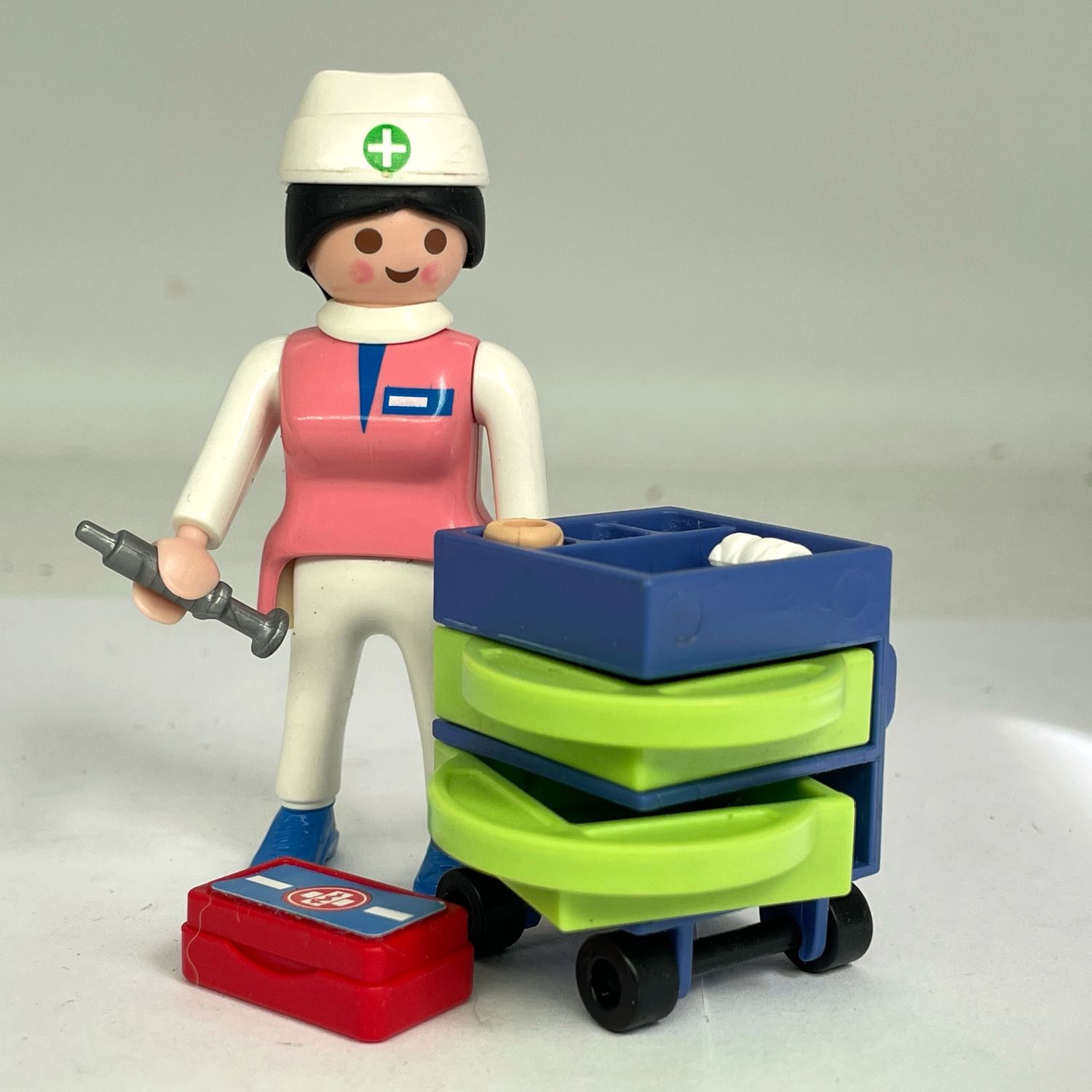 Playmobil infirmière et desserte