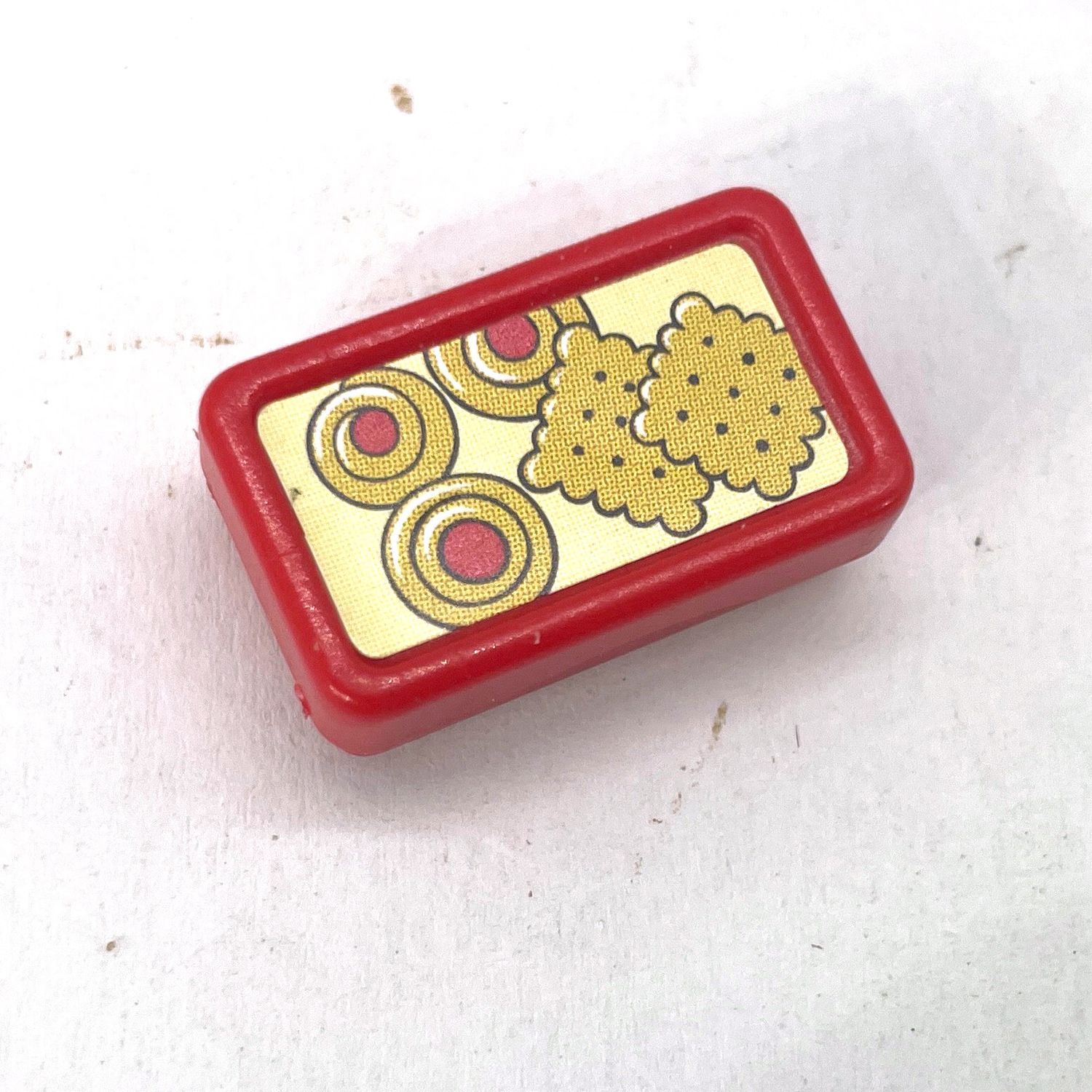 playmobil boite de biscuit rouge