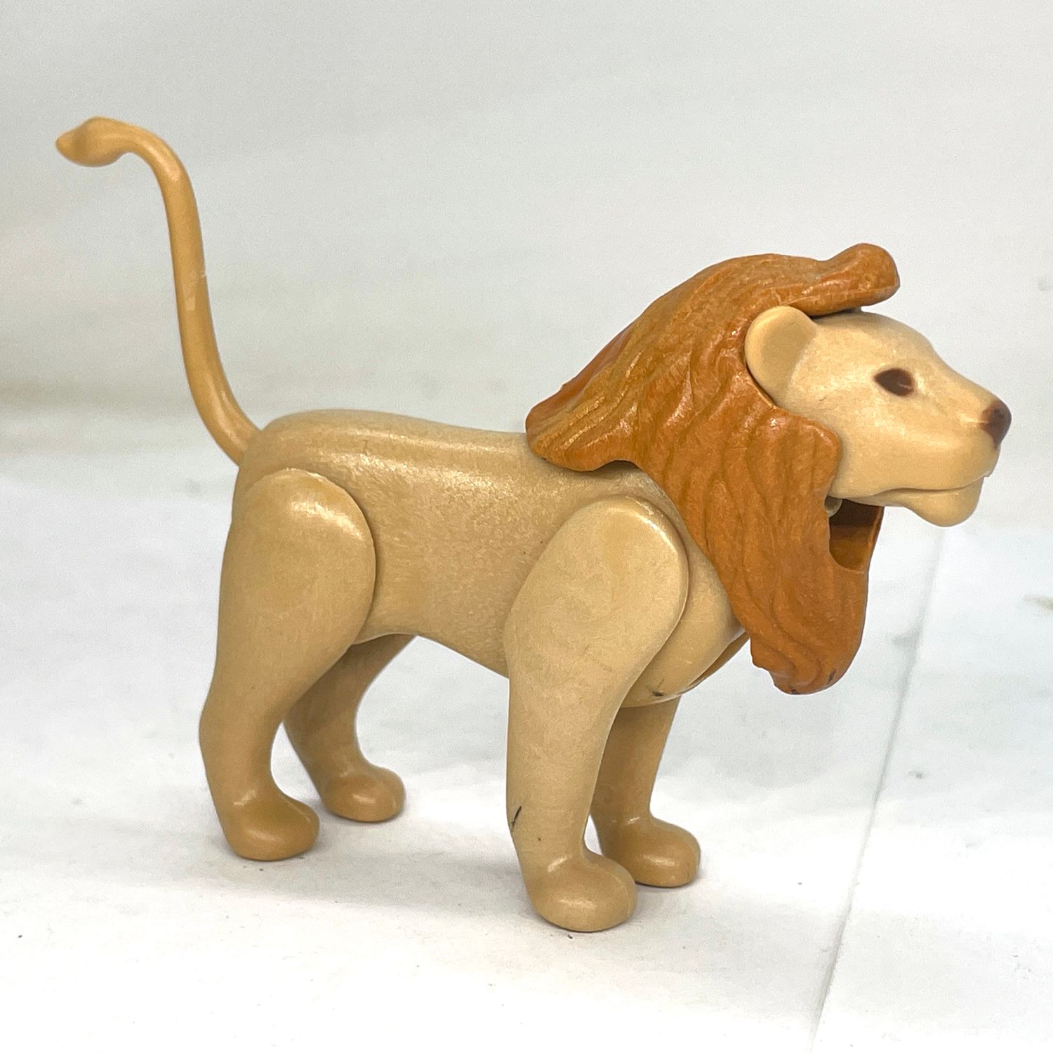 Playmobil lion roux