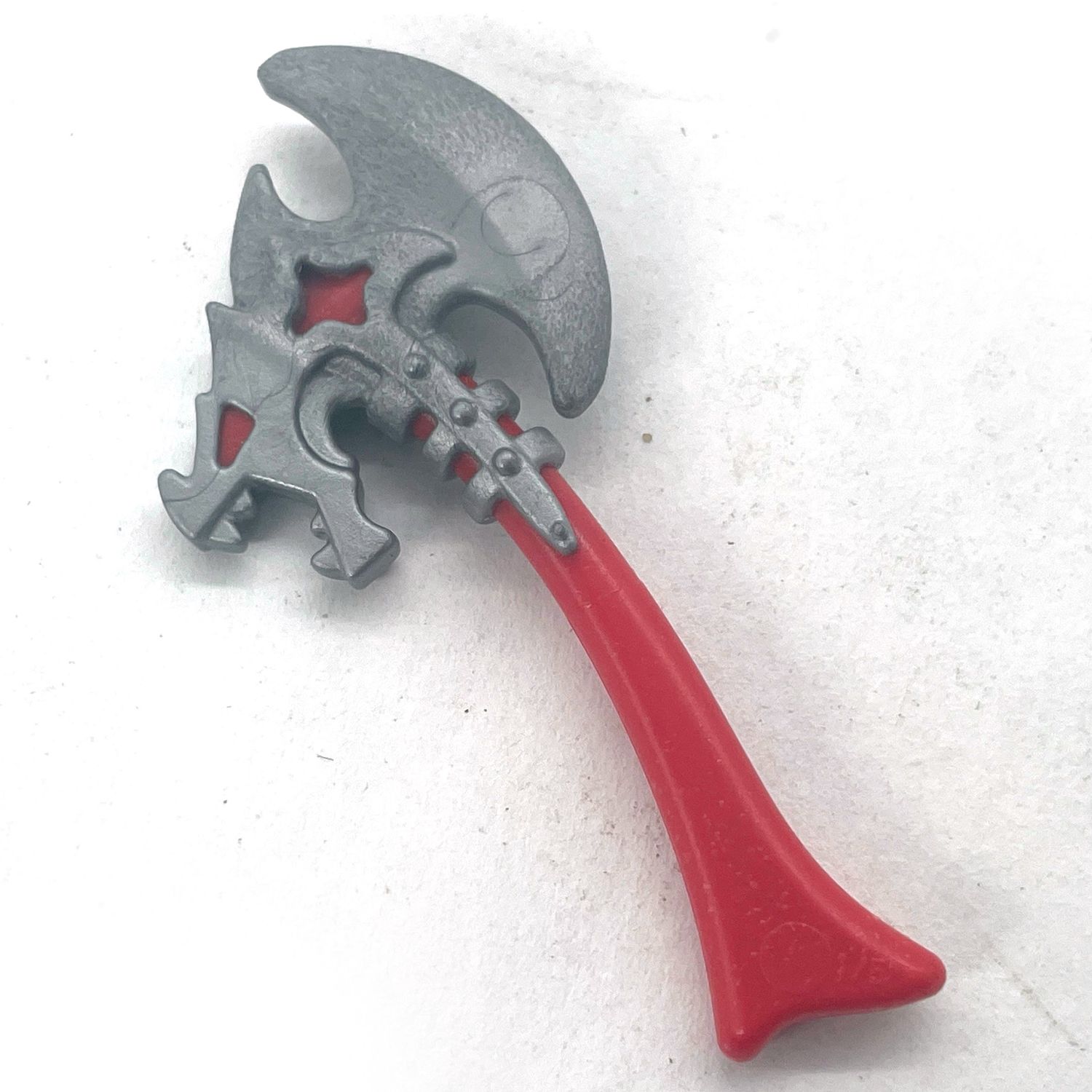 playmobil hache ornée rouge