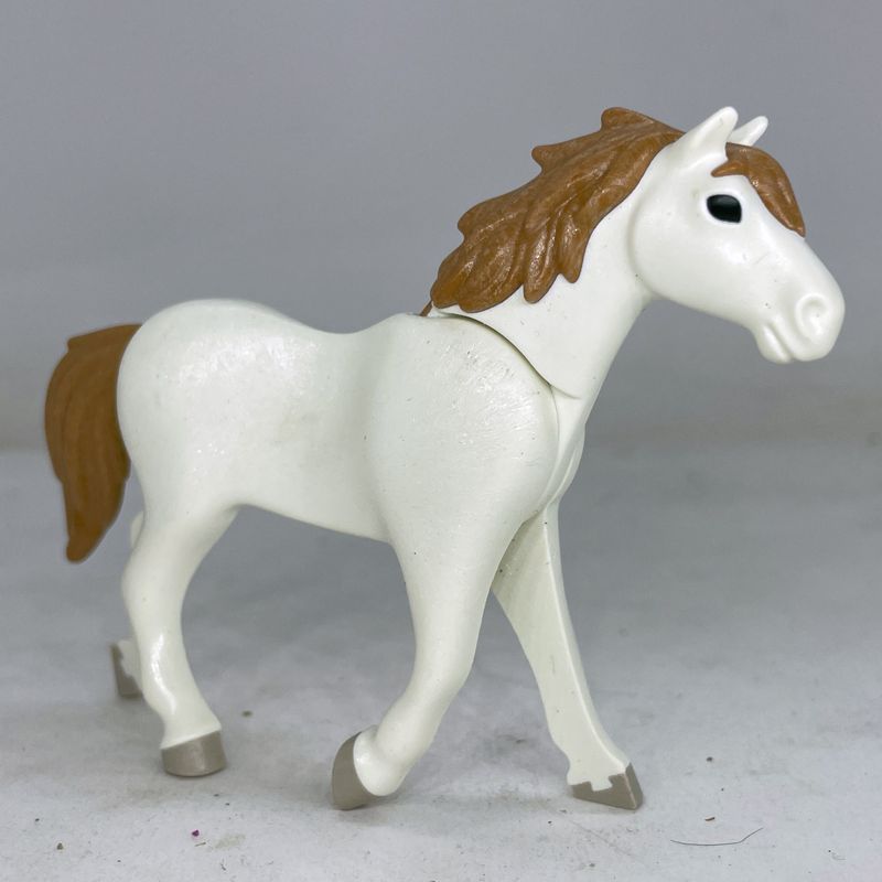 playmobil cheval dynamique blanc marron