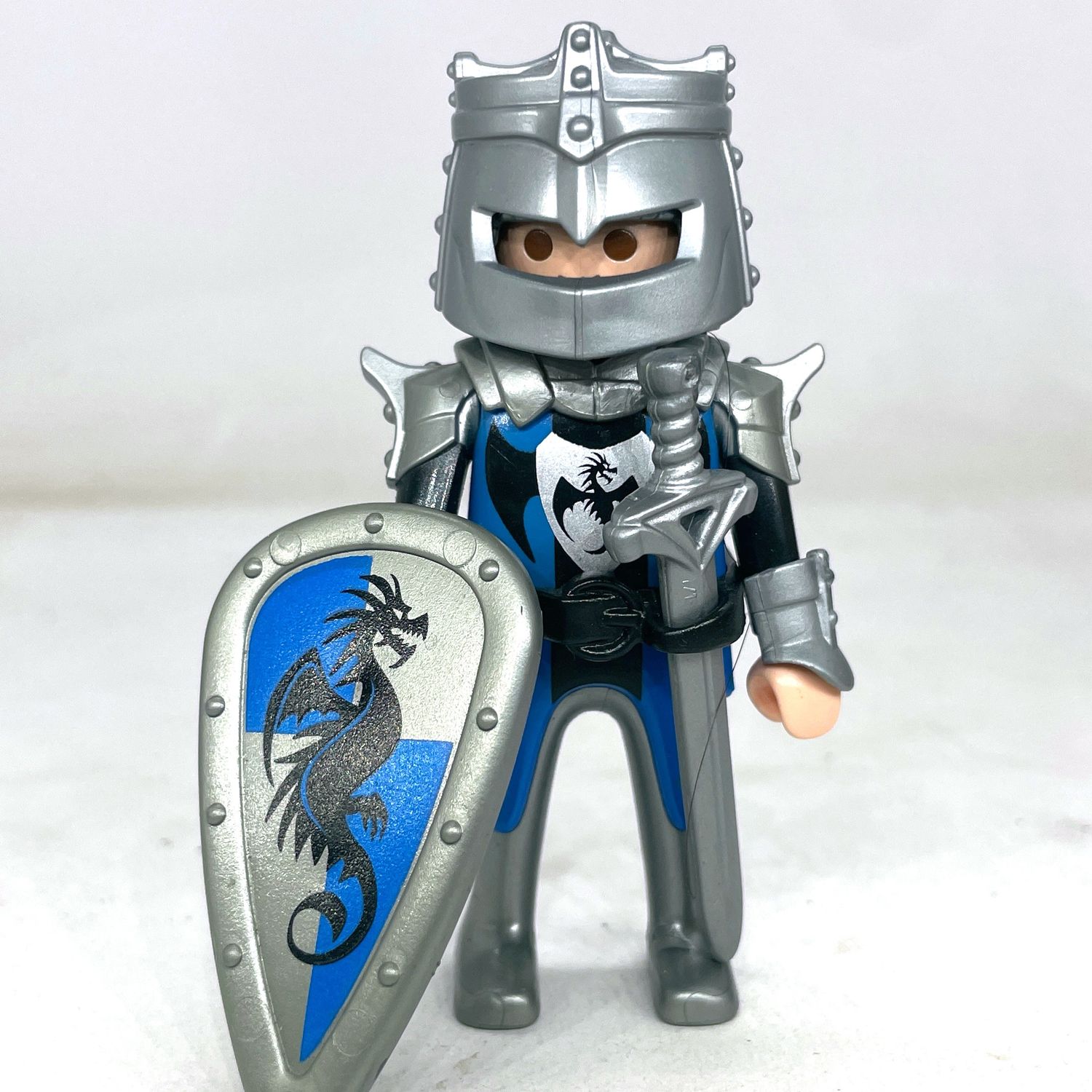 playmobil chevalier bleu et gris