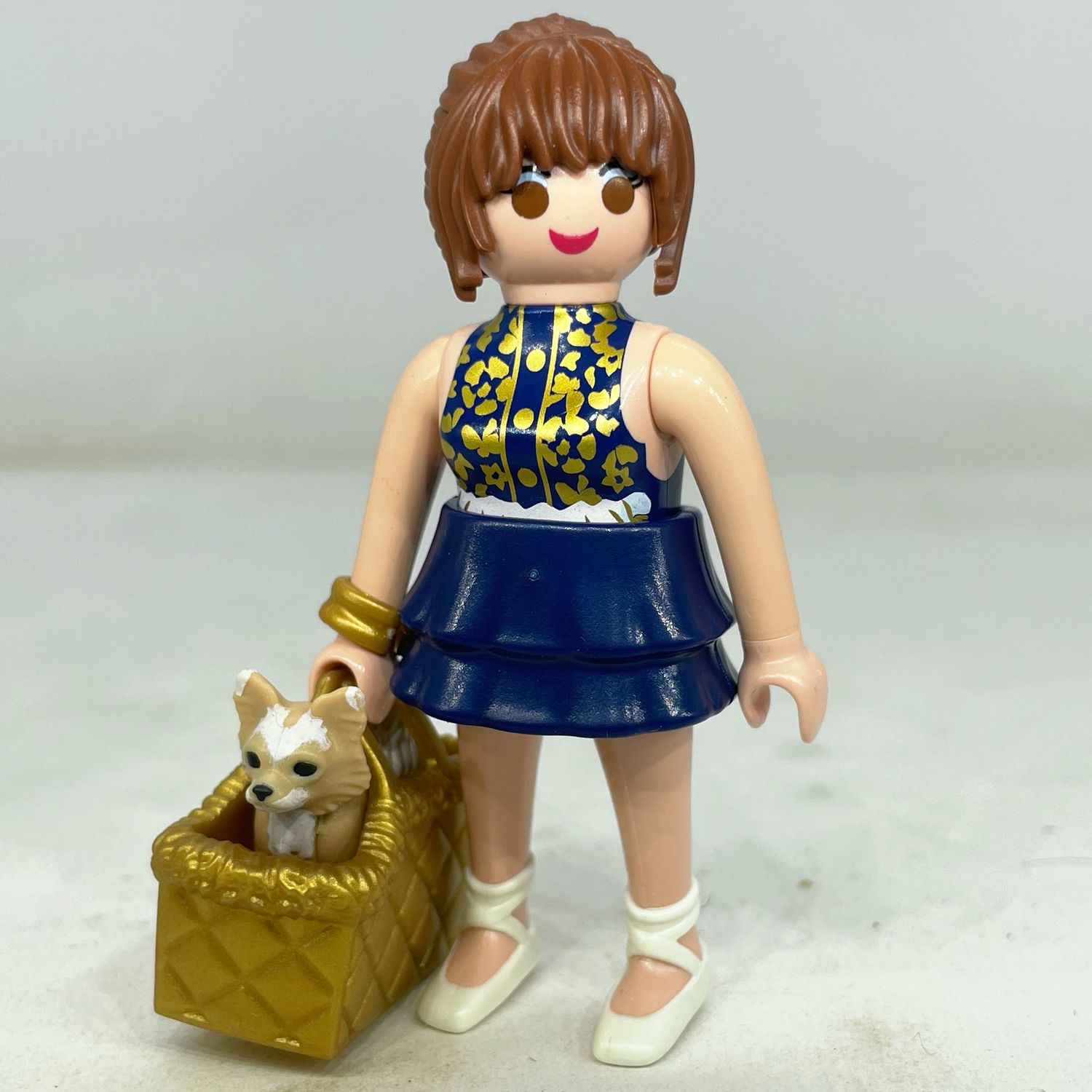 playmobil femme coquette au chien S23