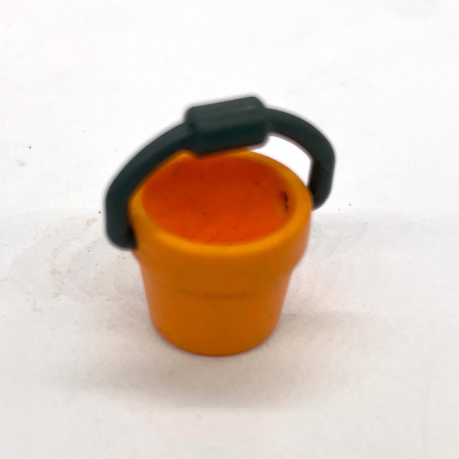 Playmobil petit seau orange
