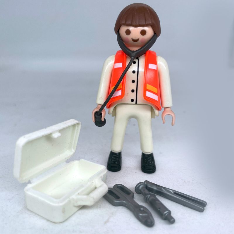 playmobil infirmière 3