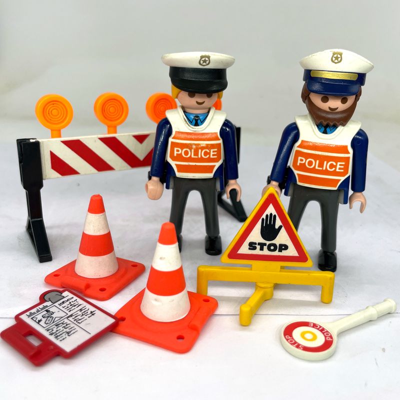 playmobil 2 policiers et accessoires