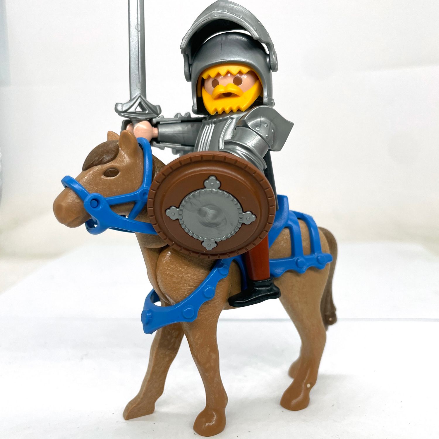 Playmobil chevalier à cheval