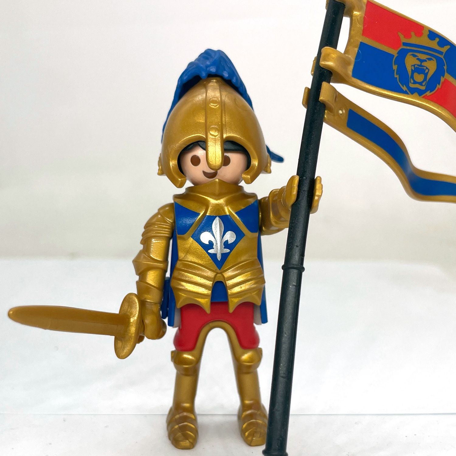 Playmobil chevalier lys or étendard