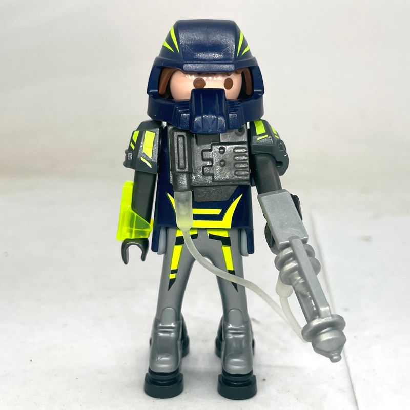 playmobil cosmonaute espace noir et fluo