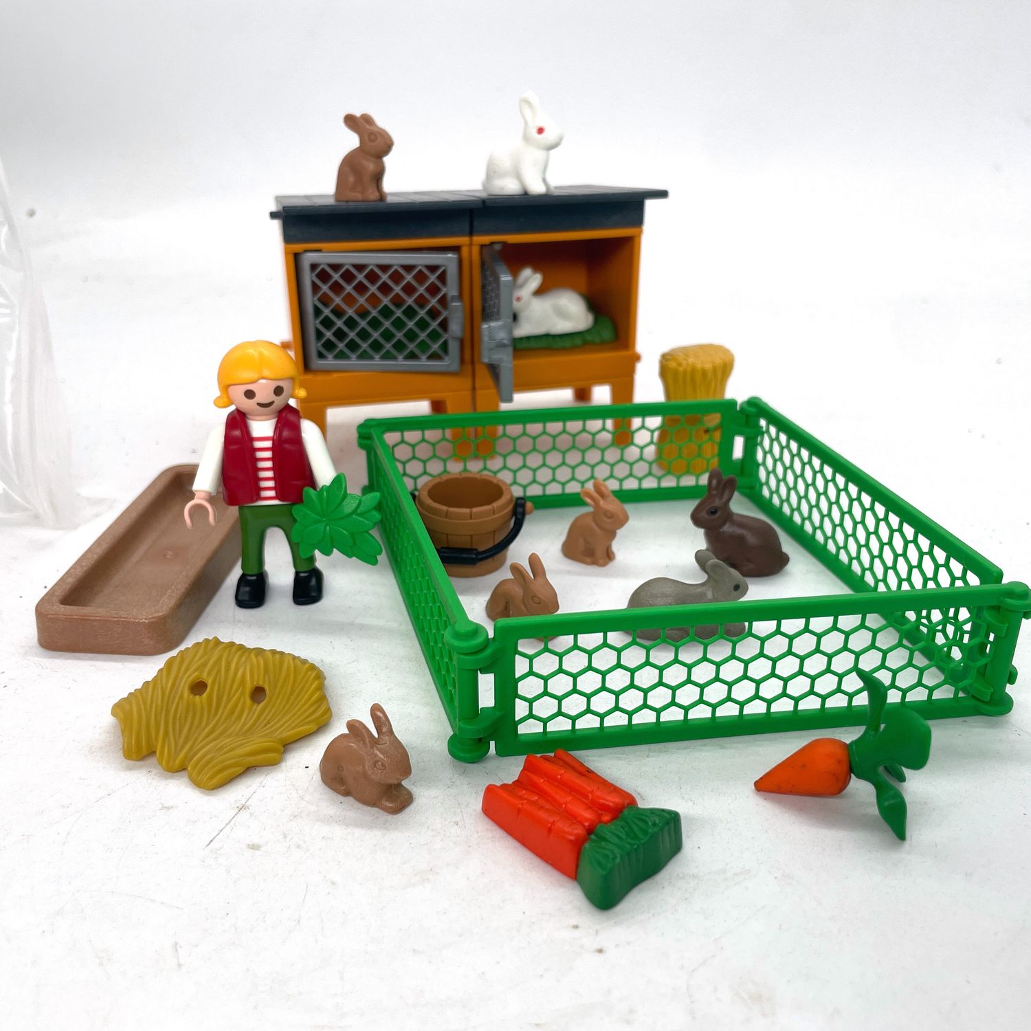playmobil clapier toit vert et enfant