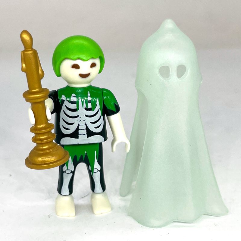 playmobil enfant fantôme squelette