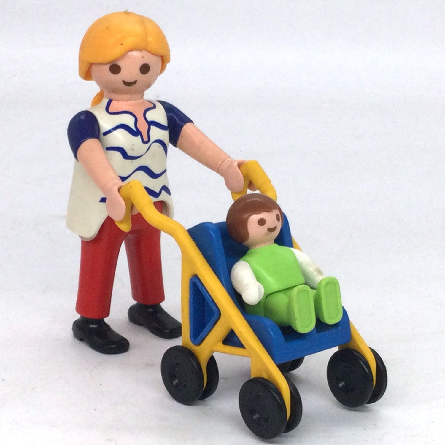 playmobil maman et poussette