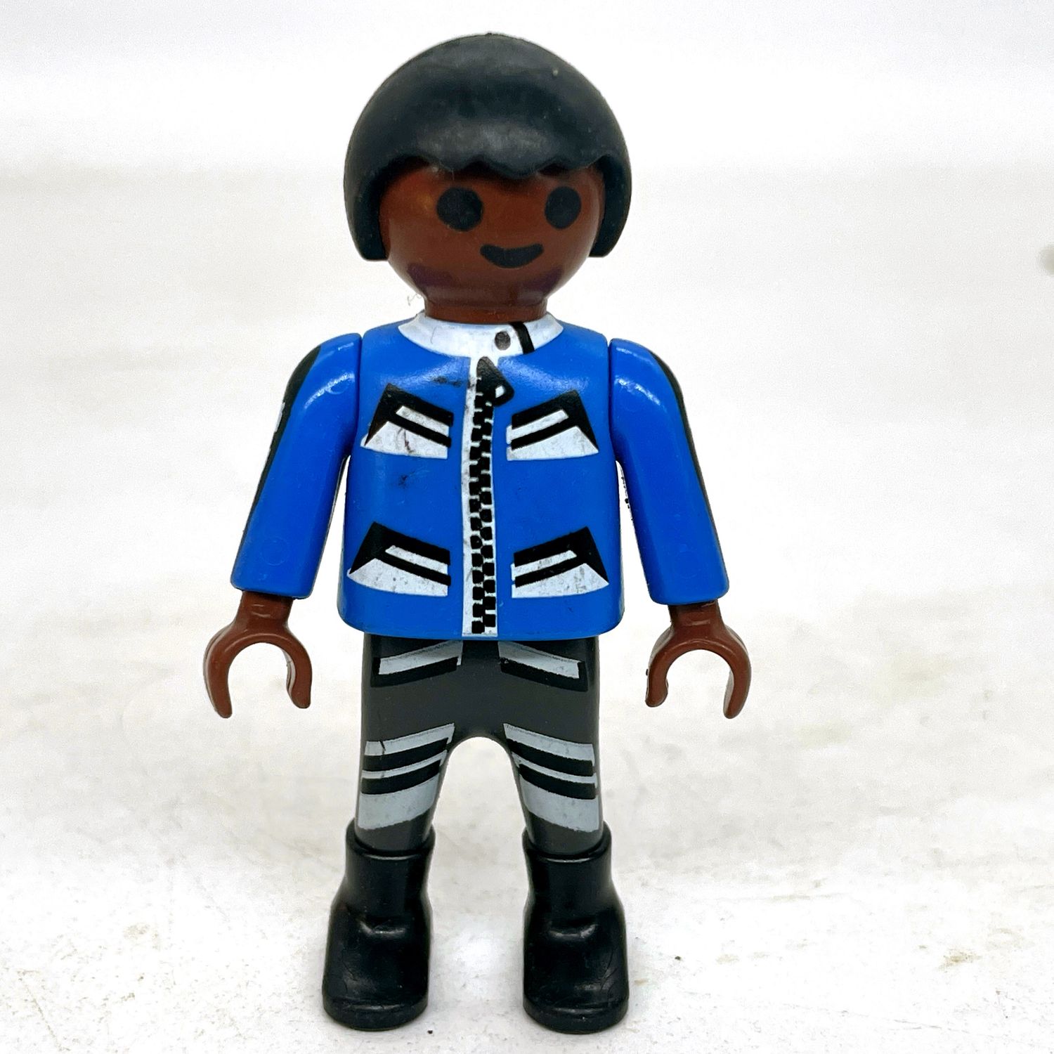 playmobil enfant black en bleu