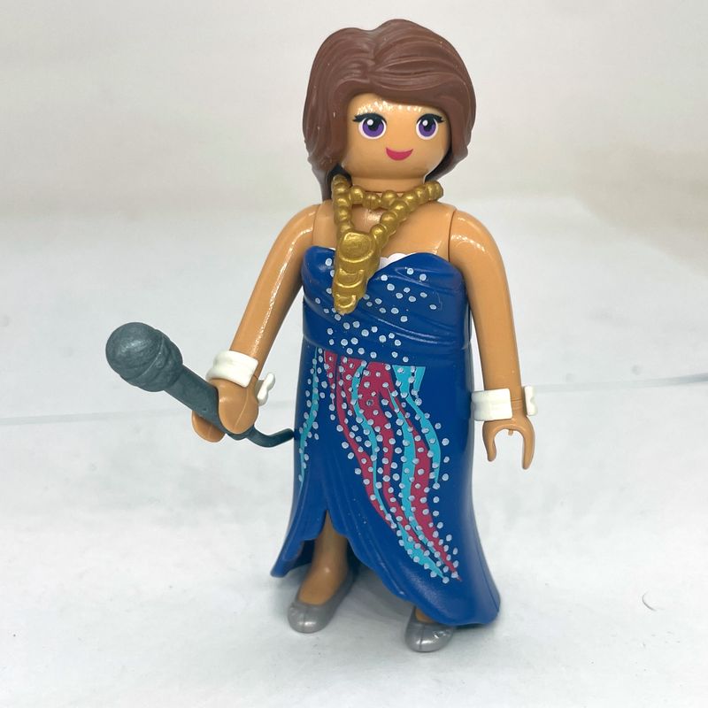 playmobil chanteuse en gala
