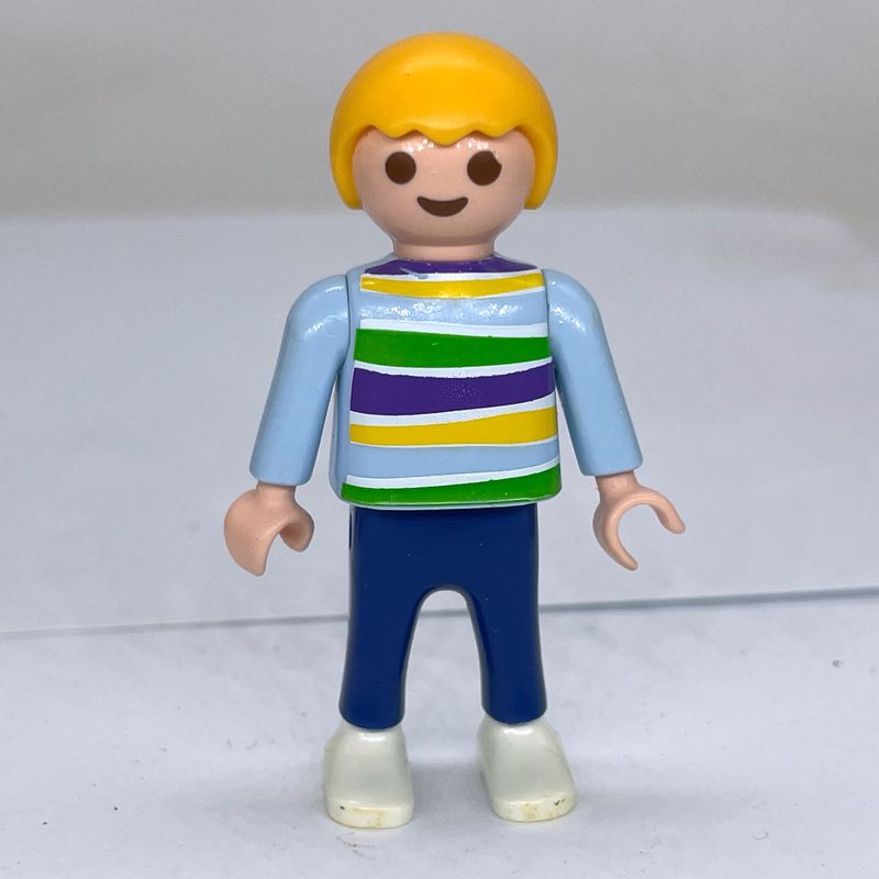 Playmobil enfant blond rayure