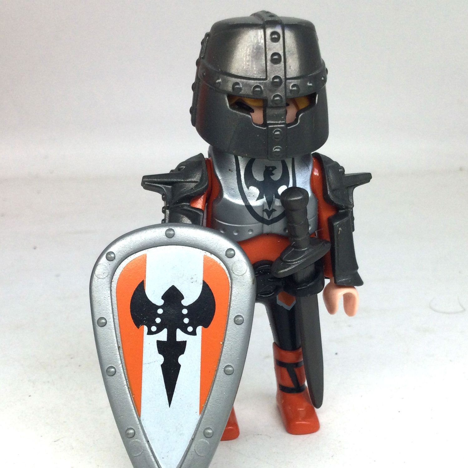 playmobil chevalier acier et orange