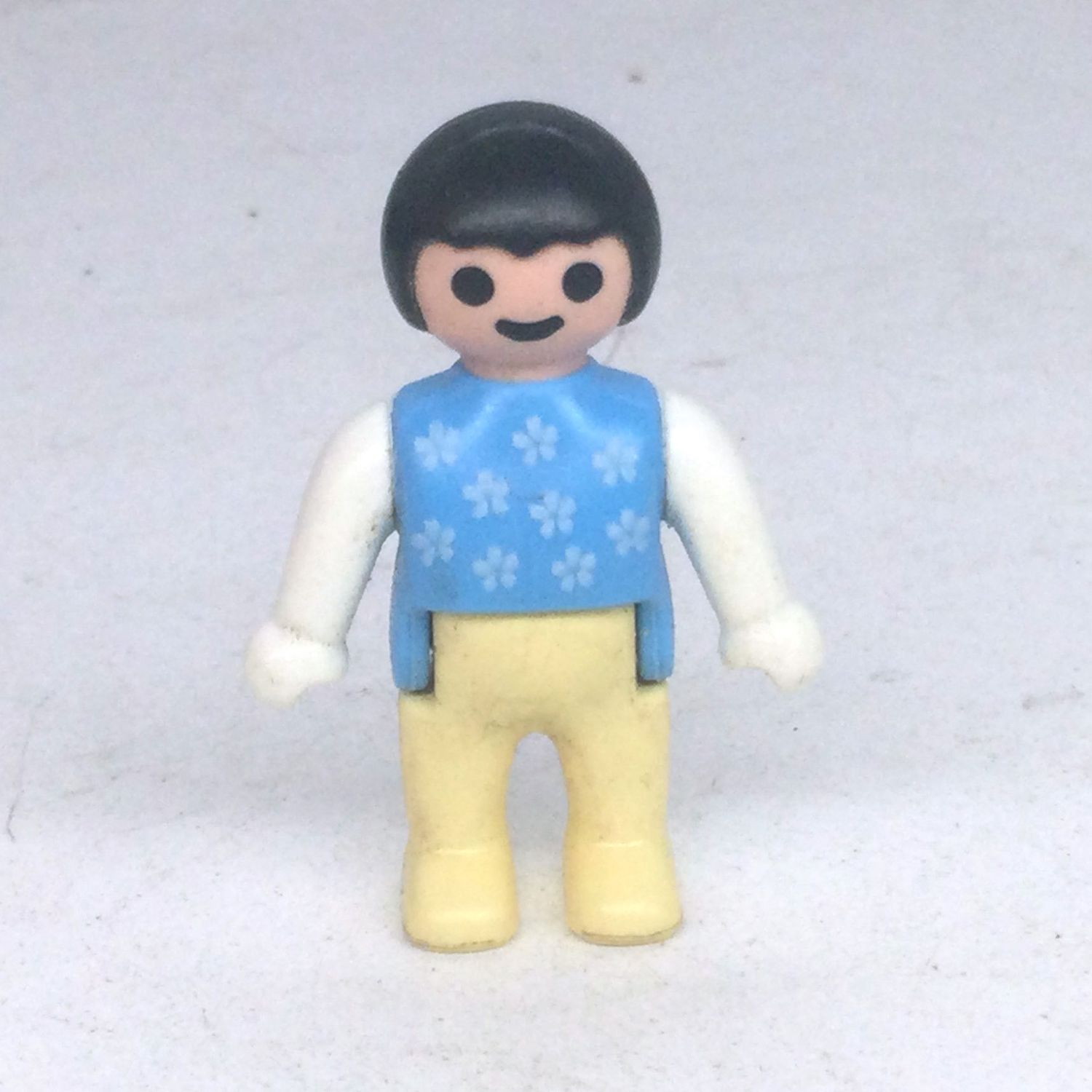 playmobil bébé bleu ciel jaune